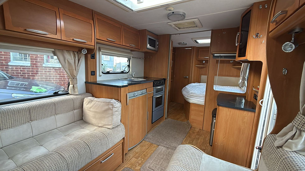 Küçük resim: Lunar Lexon SE 4 Berth Fixed Bed * Motor Mover * End Bathroom