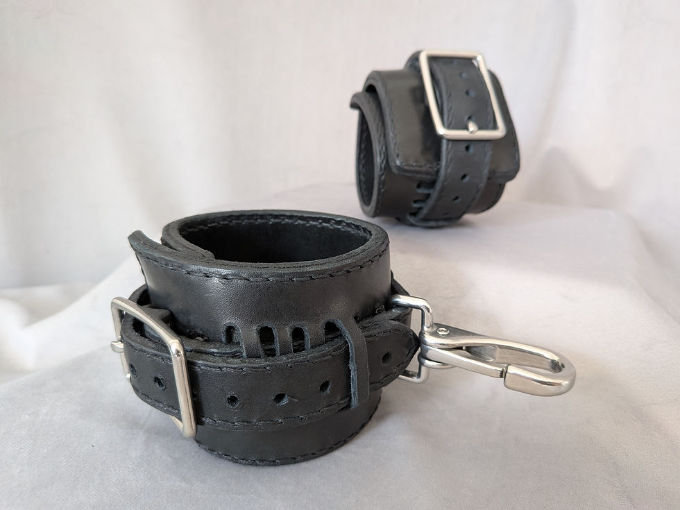 Universal leather cuff prototype from 3.5–4.2 mm thick leather with double saddle stitch, tactical adjustment system and heavy duty hardware
