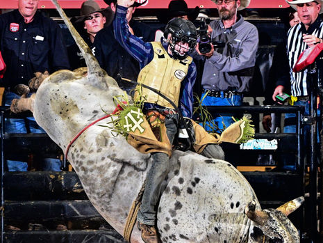 Un novato gana el título de Xtreme Bulls