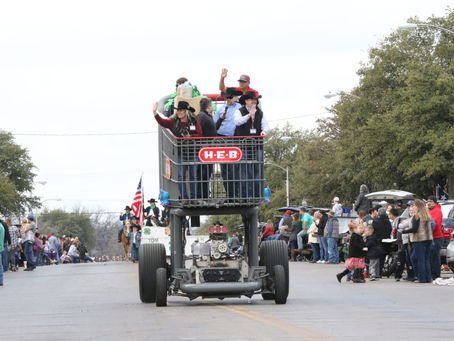 Parade greeted by Perfect weather