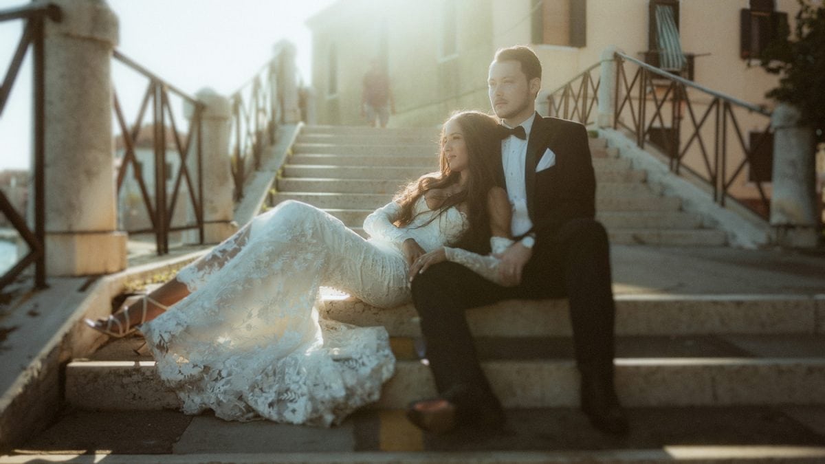 Venice, golden light, and a love story that feels straight out of a classic film. Eloping here isn’t just romantic—it’s cinematic, timeless, and unapologetically yours