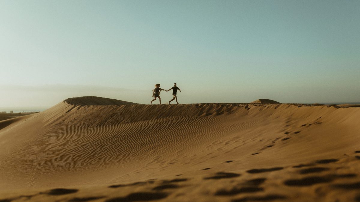 No rules, no roadmap—just love and the open dunes. Because the best elopements aren’t about tradition. They’re about chasing the moment, together.
