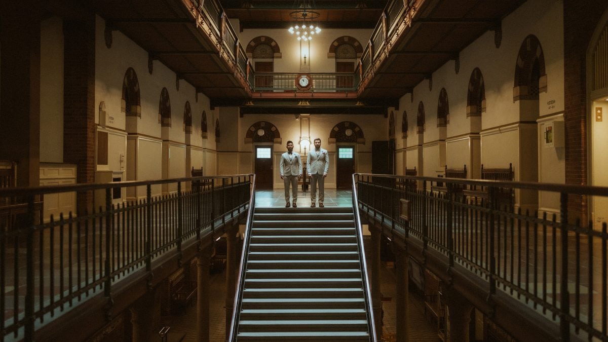 If Wes Anderson shot a wedding: symmetry, mood, and two legends in love. 🎬✨ Copenhagen Town Hall, where history meets cinematic romance. No stage needed—just the right frame.