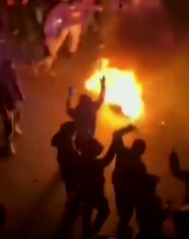 Continua in Iran la ribellione al potere degli ayatollah 