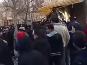 Cresce la tensione in Iran, bloccato l'accesso a Internet