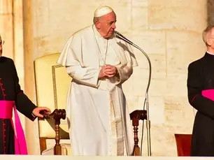 Ucraina, le parole di pace di Francesco cadute su una platea di sordi... e di indifferenti