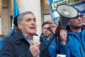 Gioco di ombre cinesi sul destino della ex Ilva. Domani incontro sindacati-governo  