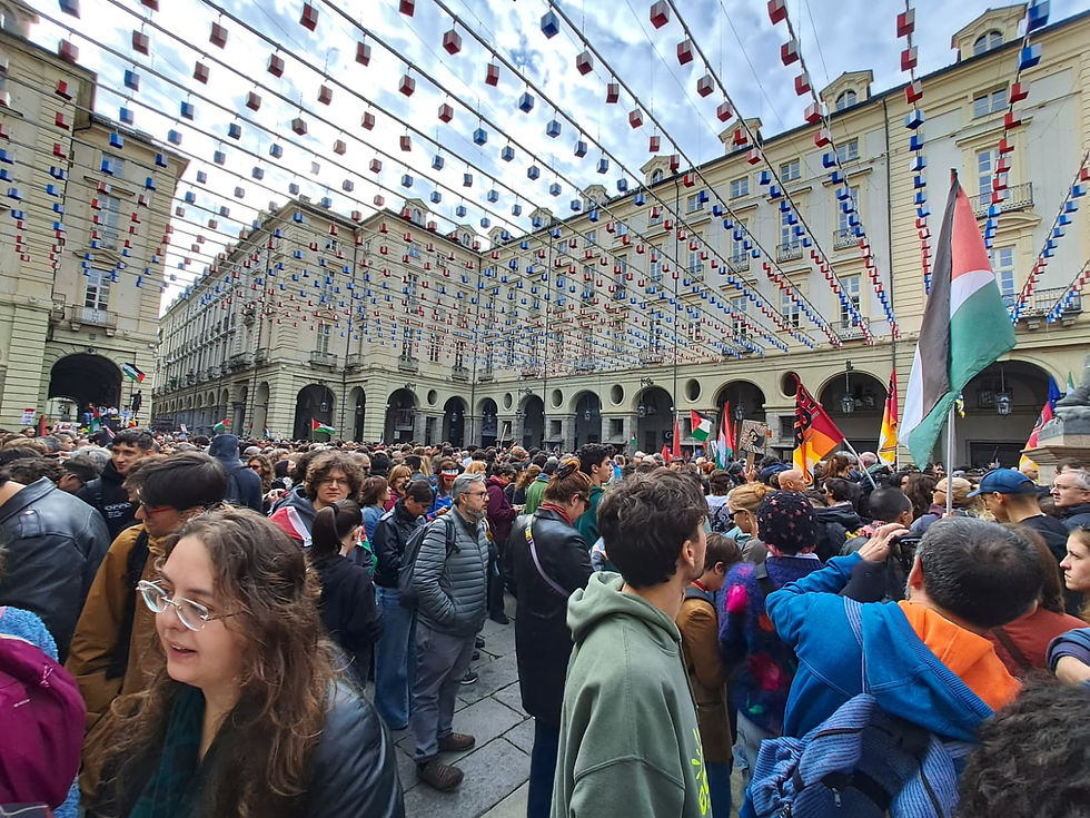 Torino: "siamo più di cinquanta, pacifisti e non pericolosi". 