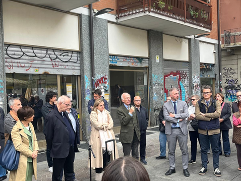 Nuova luce per le otto pietre d'inciampo distrutte in piazza Santa Giulia a Torino