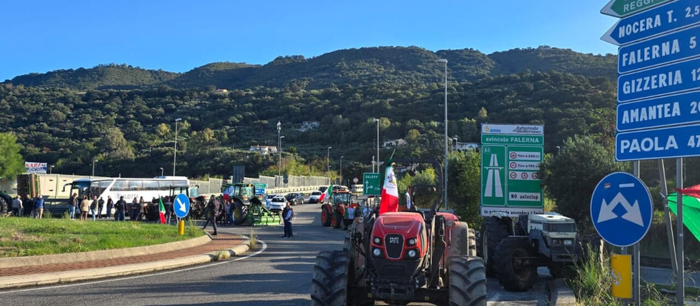 Chi è al corrente della lotta in Meridione degli agricoltori?