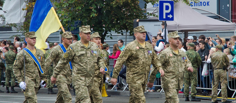 Ucraina, il presidente Zelensky ha decapitato i vertici militari: e ora?
