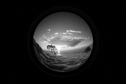 Vue à travers objectif fish eye