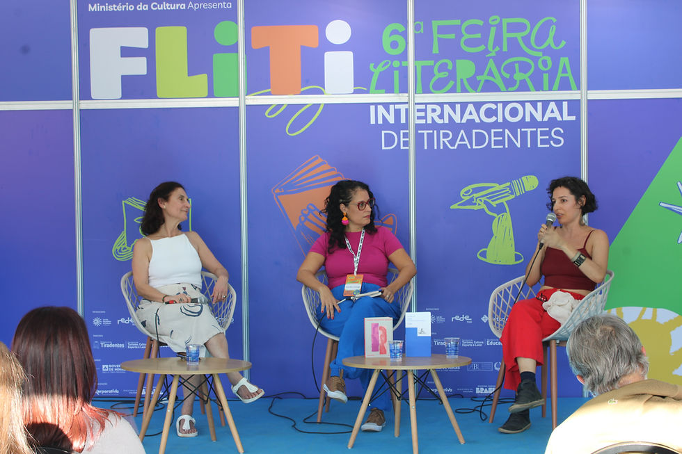 Iara Biderman,  Cláudia Lamego como mediadora e Flávia Péret