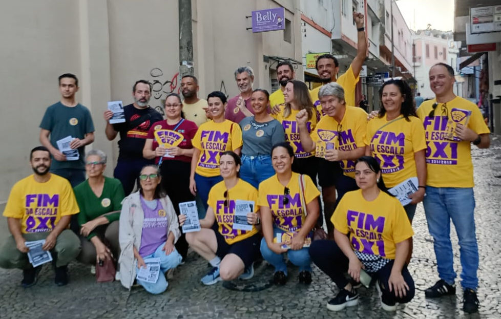 Militantes e sindicalistas pelo fim da Escala 6x1
