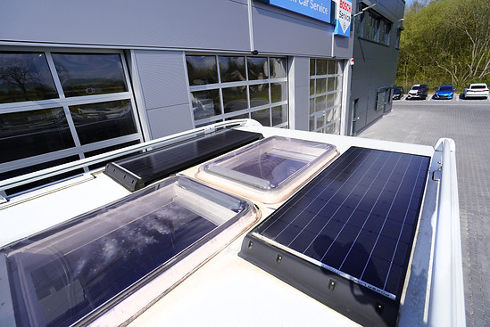 Photovoltaikanlage PV auf Wohnmobildach