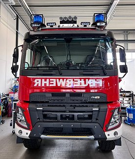 Feuerwehrfahrzeug im Bau Volvo Truck FMX