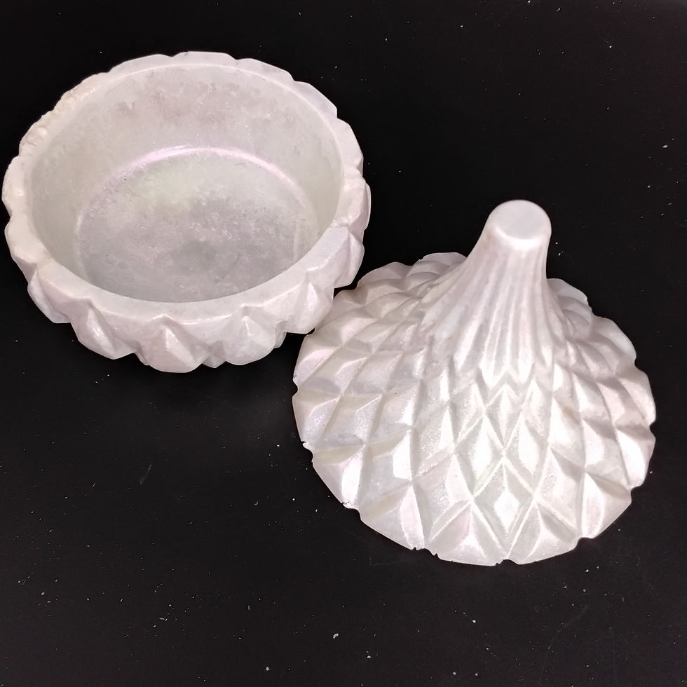 Thumbnail: Iridescent White Jar