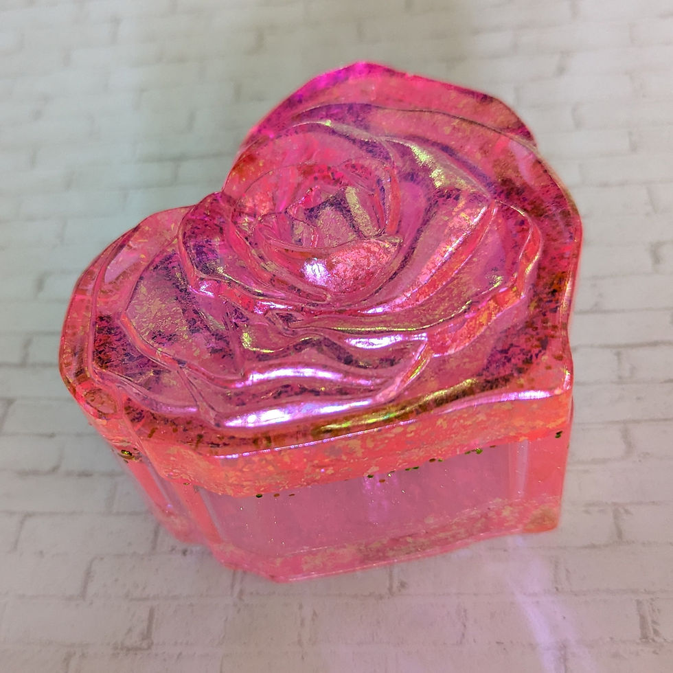 Thumbnail: Heart-Shaped Rose Box