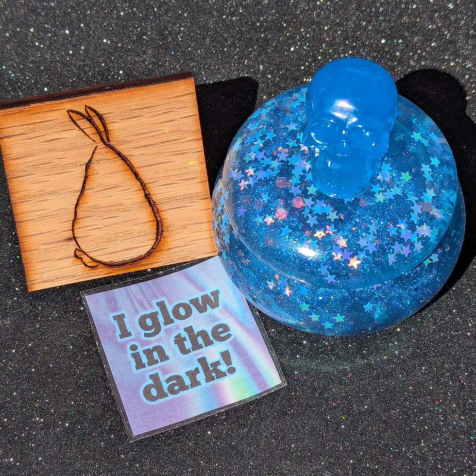Thumbnail: Glittery Glow-In-the-Dark Skull Box