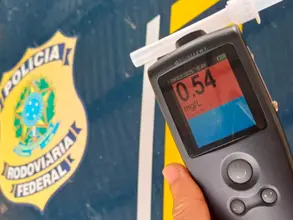 PRF reforça fiscalização contra embriaguez ao volante na Operação Carnaval 2025