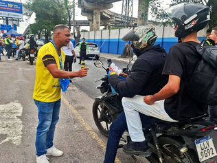 Detran RJ realiza blitz educativa na Praia do Flamengo, Zona Sul do Rio