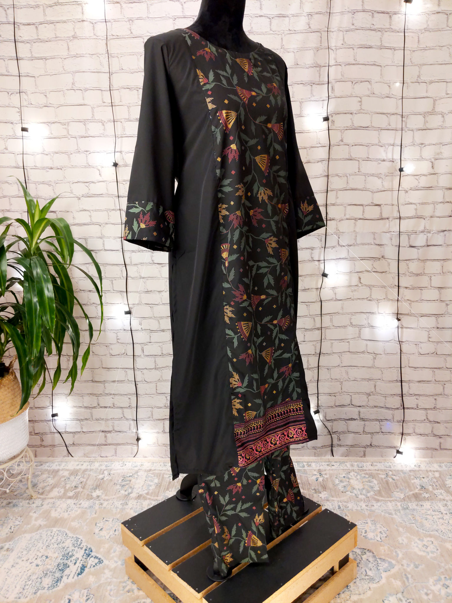 Black Leaf Foil Print Kurta set