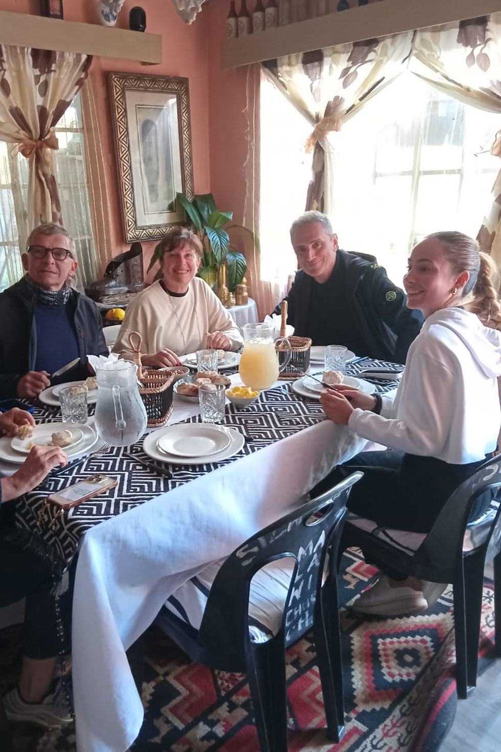 Kylemore Home Dining-07.jpg