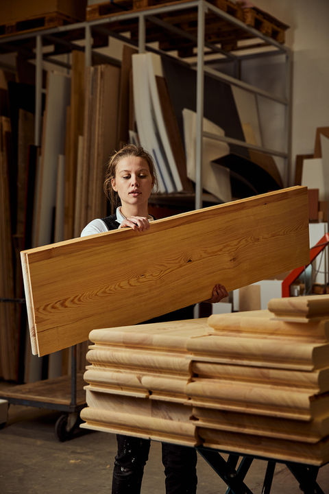 EllaHartungPhotography_Fotografenmeisterin Thüringen Handwerker Portraits Portraits_People-Die Tischlerin Isabelle Berlin 