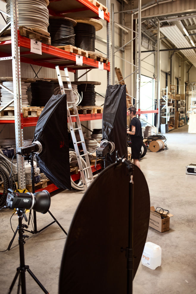 Making off of production of Gesichter des Handwerks 2026 with Handwerkskammer Erfurt for their calendar 2026. 12 craftswomen and men all over Thuringia. Much fun with my assistances included.