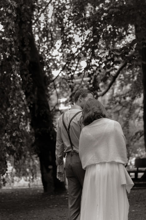 Ella Hartung Fotografenmeisterin Thüringen Erfurt Hochzeitsfotografin Analoge Fotografie Portraitfotografin modern portraitphotography couple  Hochzeit deutschlandweit Standesamt Jena