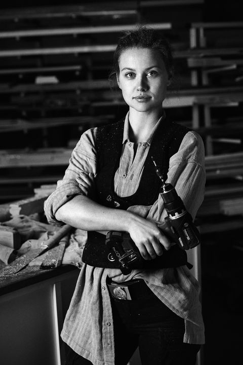 EllaHartungPhotography_Fotografenmeisterin Thüringen Handwerker Portraits Portraits_People-Die Tischlerin Isabelle Berlin Portraits_People-4.jpg