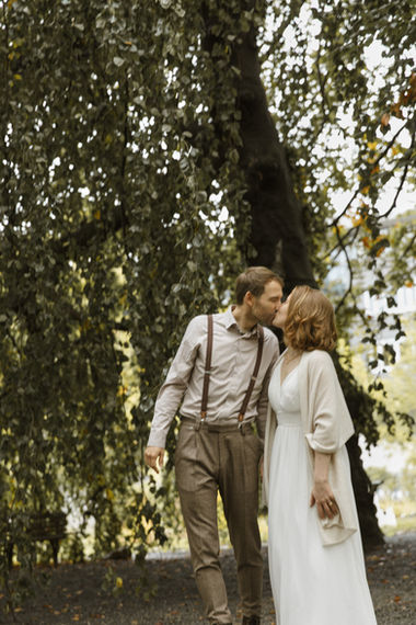 Ella Hartung Fotografenmeisterin Thüringen Erfurt Hochzeitsfotografin Analoge Fotografie Portraitfotografin modern portraitphotography couple  Hochzeit deutschlandweit Standesamt Jena