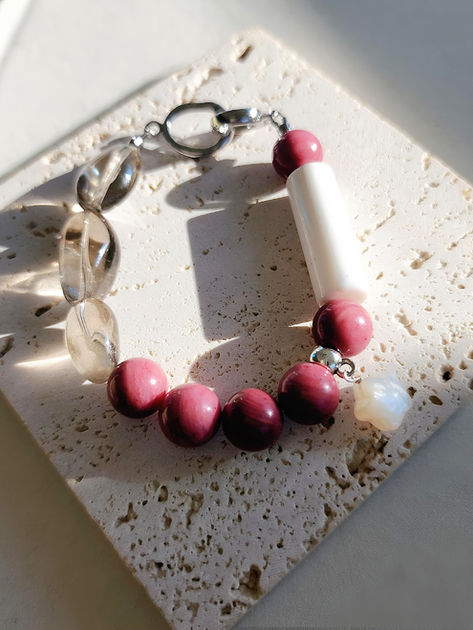 Pink, smoky, white, and pearl-toned gemstone bracelet with rhodochrosite, smoky quartz, white agate, and mother of pearl, inspired by Psalm 27:1 as a Christian hope bracelet for fear, courage, and God’s light.
