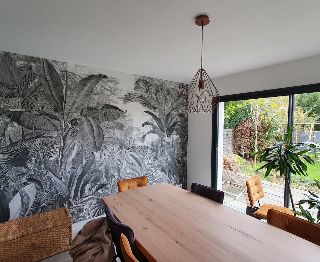 Salle à manger avec décor panoramique