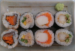 Fishy Mixed Sushi - 3,50$