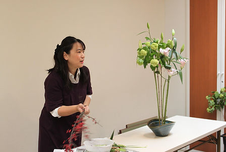 藤巻 芳紅:主宰+講師 花の教室 花綴り 草月流いけばな
