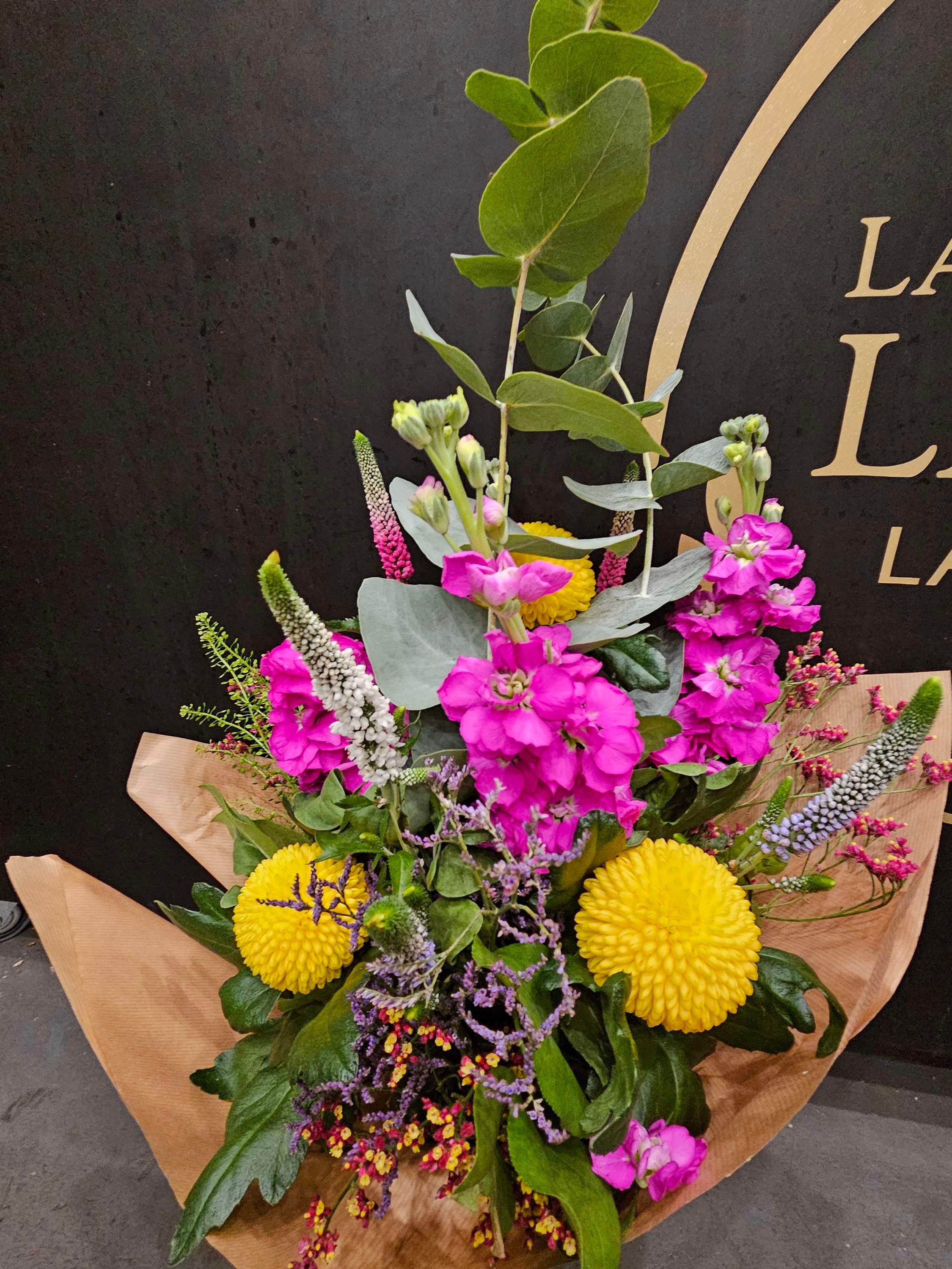 Flowers with yellow 💛 