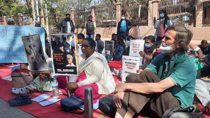 झारखंड में सुरक्षा बलों के दमनकारी रवैये व मानवाधिकार उल्लंघन के मामलों के विरोध में धरना