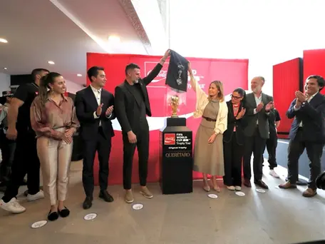 Trofeo de la Copa Mundial 2026 llega a Querétaro en gira por México