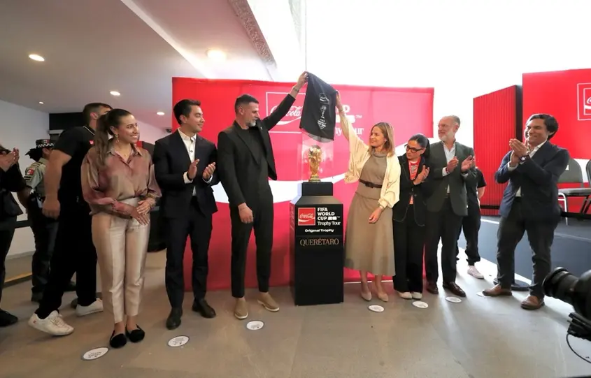 Trofeo de la Copa Mundial 2026 llega a Querétaro en gira por México