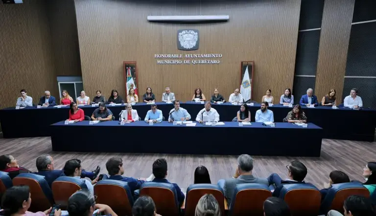 Promueve Felipe Macías acciones para el fortalecimiento de la educación en Querétaro