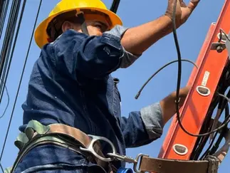 Felifer Macías impulsa retiro de cableado en desuso en Querétaro