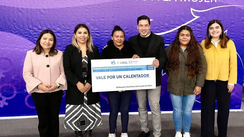 Entregan 160 calentadores solares a jefas de familia en El Marqués