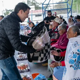 El Marqués refrenda apoyo a la alimentación de adultos mayores