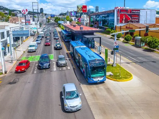 Qrobus reduce tiempos de espera a 17 minutos y renueva 80 % de flota: AMEQ