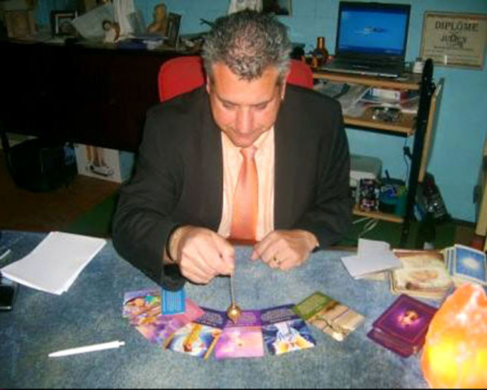 Julien flou leger.jpg