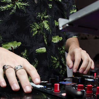 DJ
