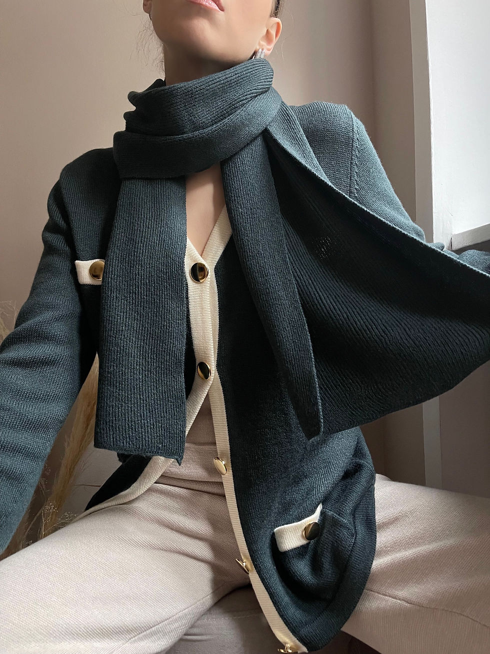 Thumbnail: Fisherman's Rib Knitted 100% Extrafine Wool Scarf
