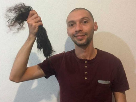 Artista urbano promueve la donación de cabello