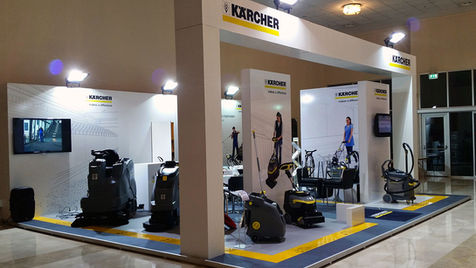 Located within the Kärcher trade fair stand, this experience corner features interactive floor surfaces where visitors can test steam cleaning and vacuuming machines live.